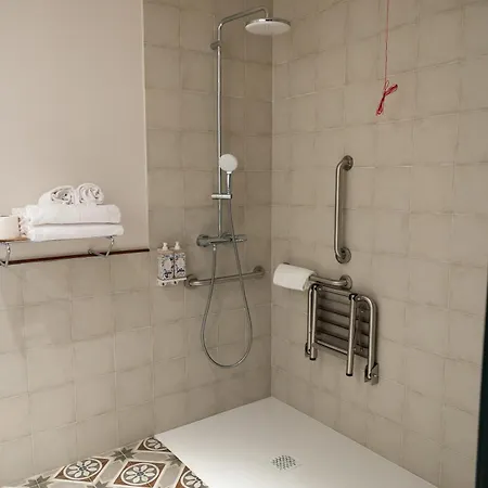 Batimont & מלון דירות