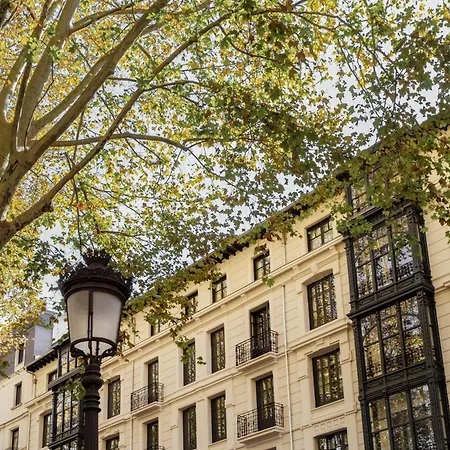 Batimont & Hotel apartamentowy Bilbao